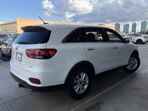 2020 Kia Sorento LX