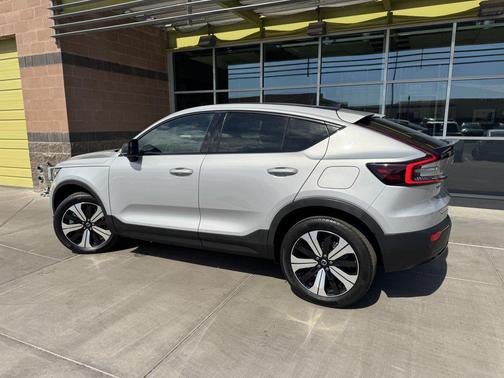 2023 Volvo C40 Recharge Pure Electric Twin Plus