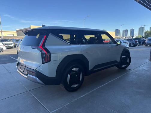 2024 Kia EV9 Light Long Range