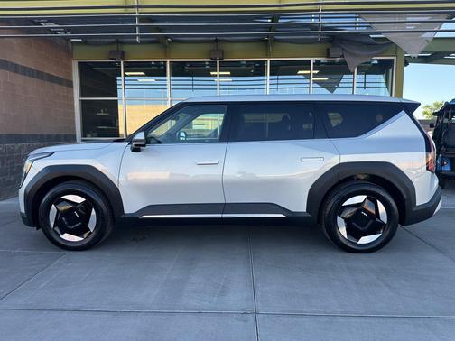 2024 Kia EV9 Light Long Range