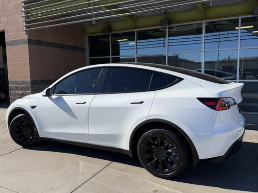 2023 Tesla Model Y Long Range Dual Motor All-Wheel Drive