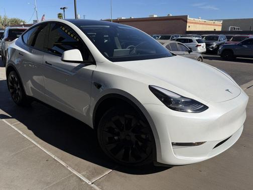 2023 Tesla Model Y Long Range Dual Motor All-Wheel Drive