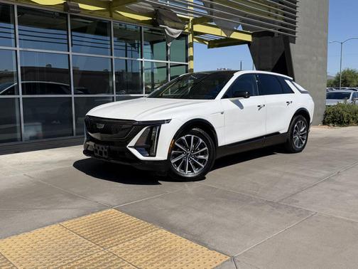 Crystal White Tricoat 2024 Cadillac LYRIQ Sport