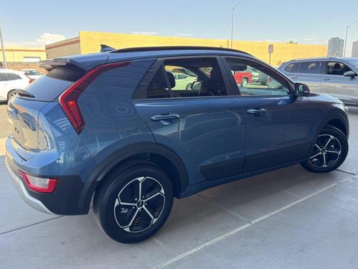 2024 Kia Niro EX