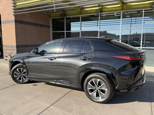 2023 Lexus RZ 450e Luxury