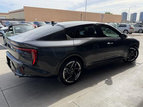 2025 Kia K4 GT-Line