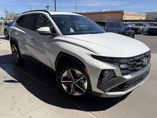 Serenity White Pearl 2025 Hyundai TUCSON SEL Convenience