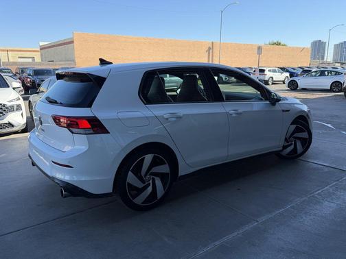 2023 Volkswagen Golf GTI 2.0T SE DSG