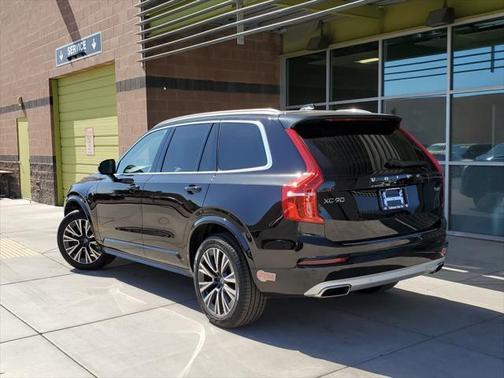 2020 Volvo XC90 Hybrid T8 Momentum 6 Passenger