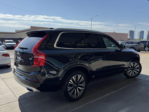 2020 Volvo XC90 Hybrid T8 Momentum 6 Passenger