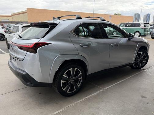 2025 Lexus UX 300h Base