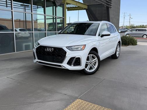 Arkona White 2025 Audi Q5 55 S line Premium Plus