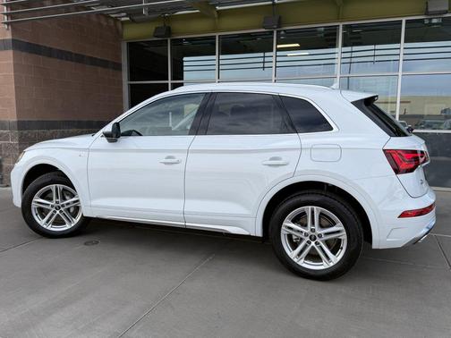 Arkona White 2025 Audi Q5 55 S line Premium Plus