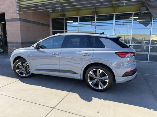 2024 Audi Q4 e-tron Premium 55 quattro