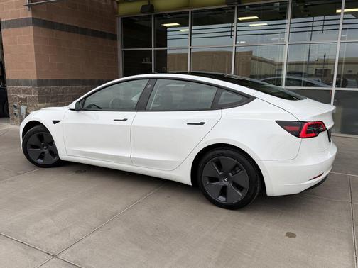 2022 Tesla Model 3 Standard Range