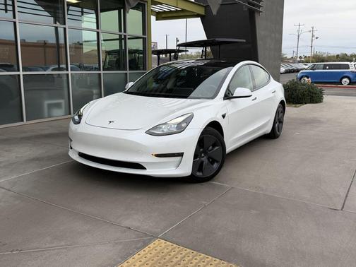 2022 Tesla Model 3 Standard Range