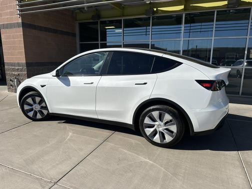 2023 Tesla Model Y Long Range Dual Motor All-Wheel Drive