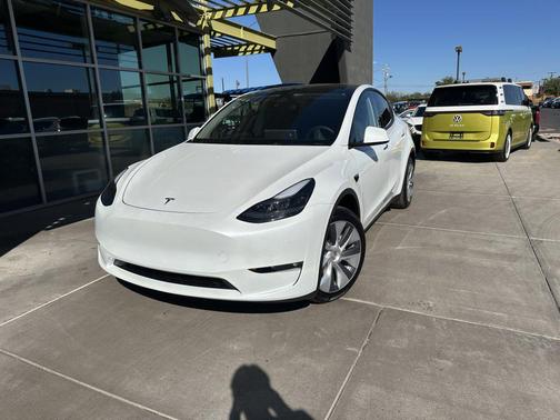 2023 Tesla Model Y Long Range Dual Motor All-Wheel Drive
