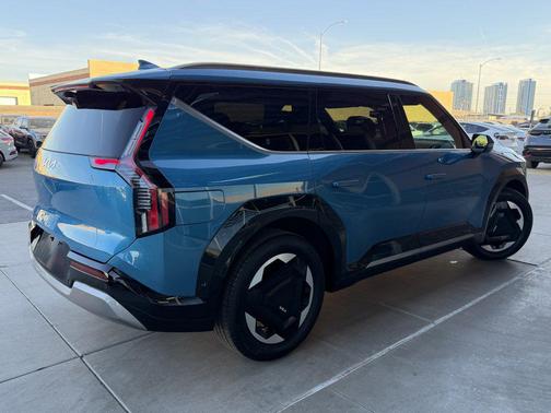 2024 Kia EV9 Land