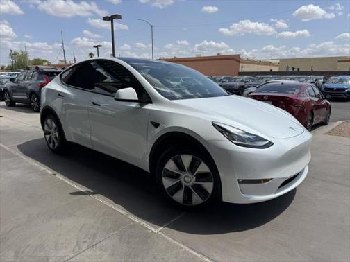 2022 Tesla Model Y Long Range Dual Motor All-Wheel Drive