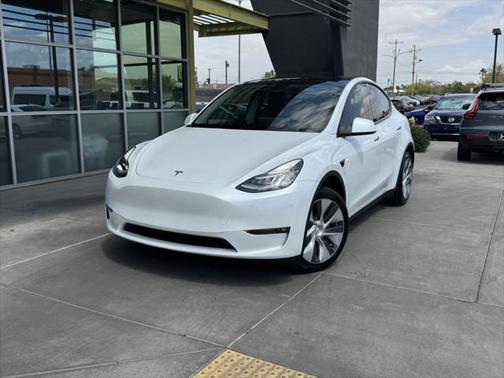 2022 Tesla Model Y Long Range Dual Motor All-Wheel Drive