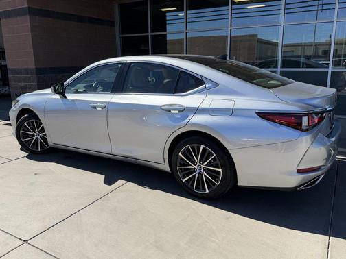 2025 Lexus ES 350 Base