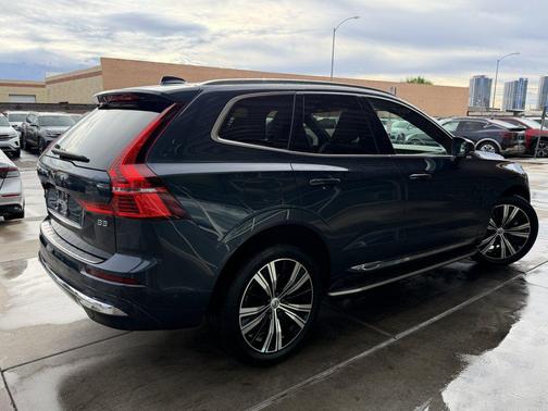 2022 Volvo XC60 B5 Inscription
