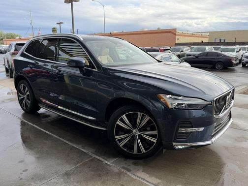 2022 Volvo XC60 B5 Inscription