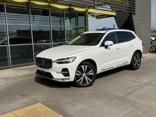 2022 Volvo XC60 B5 Inscription