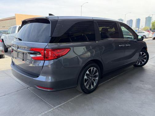 Modern Steel Metallic 2024 Honda Odyssey EX-L