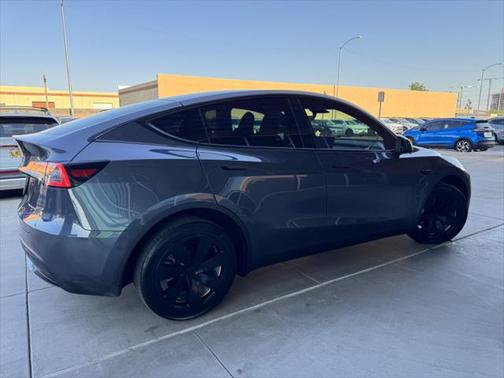 2023 Tesla Model Y Base