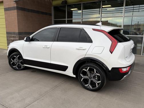 2023 Kia Niro Touring