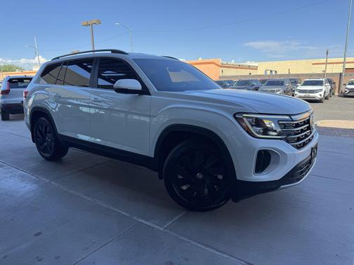 2024 Volkswagen Atlas 2.0T SE w/Technology