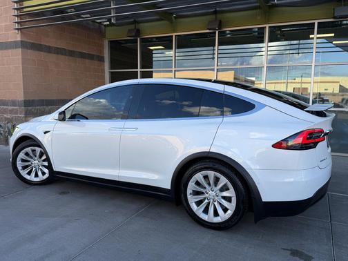 2019 Tesla Model X 75D
