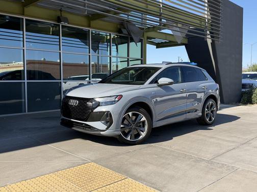 2023 Audi Q4 e-tron Prestige 50 quattro