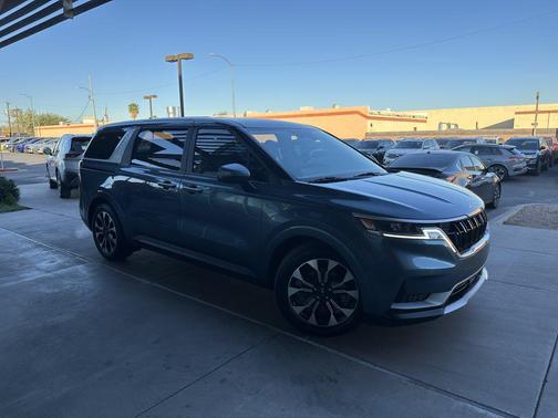 2024 Kia Carnival EX