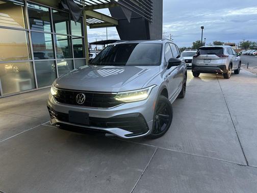 2023 Volkswagen Tiguan 2.0T SE R-Line Black
