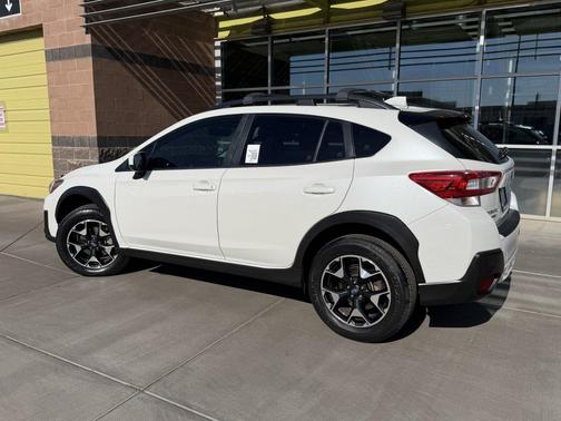 Crystal White Pearl 2019 Subaru Crosstrek 2.0i Premium