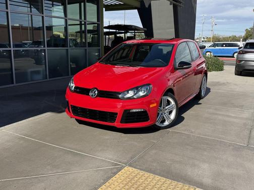 2012 Volkswagen Golf R 4-Door w/DCC & Navigation