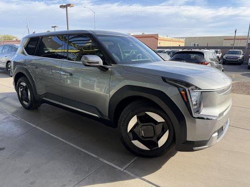 2024 Kia EV9 Light Long Range