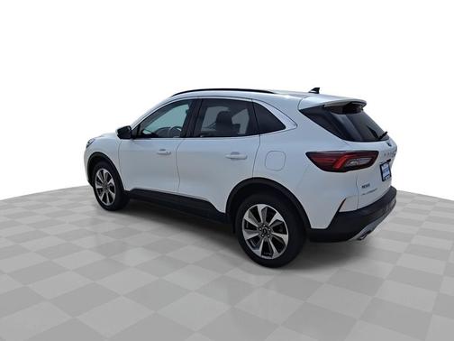 STAR WHITE METALLIC TRI-COAT 2024 Ford Escape Platinum