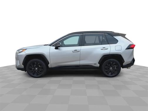 2022 Toyota RAV4 Hybrid SE
