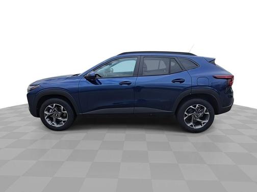 Blue Glow Metallic 2024 Chevrolet Trax LT