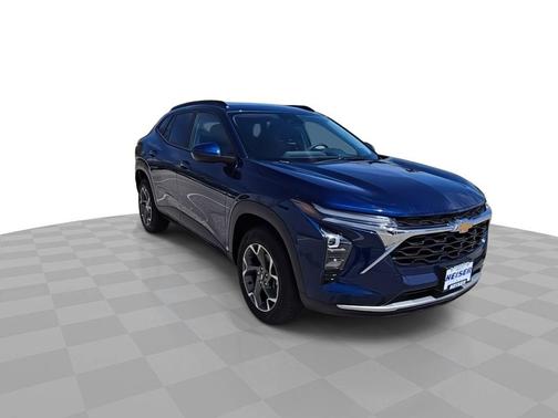 Blue Glow Metallic 2024 Chevrolet Trax LT