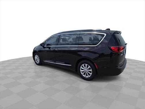 2018 Chrysler Pacifica Touring-L