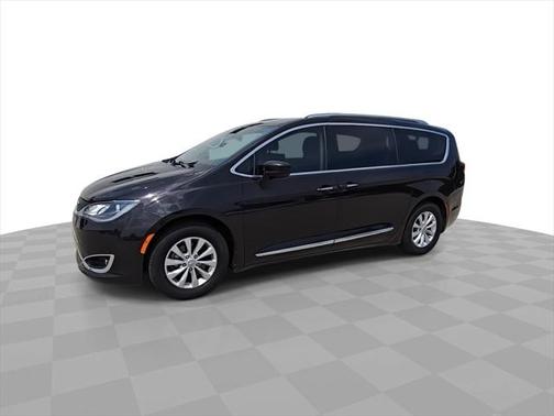2018 Chrysler Pacifica Touring-L