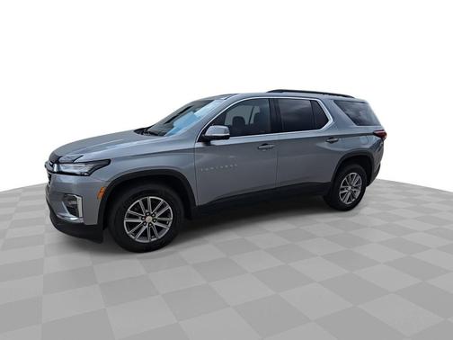 Sterling Gray Metallic 2023 Chevrolet Traverse LT Leather