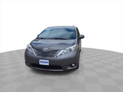 2017 Toyota Sienna XLE