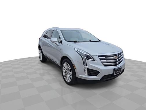 Radiant Silver Metallic 2018 Cadillac XT5 Premium Luxury