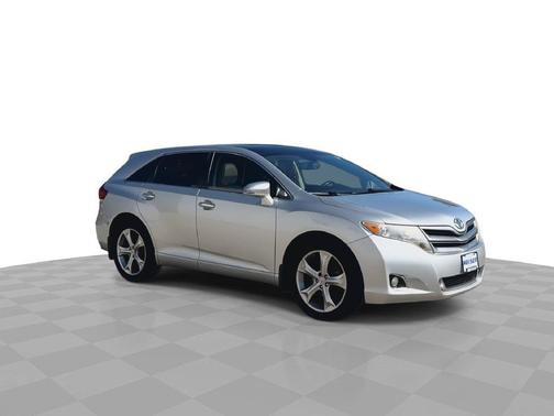 Classic Silver Metallic 2013 Toyota Venza XLE